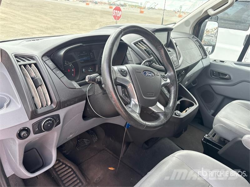 Ford Transit 150 Passenger Van Preču pārvadāšanas furgoni