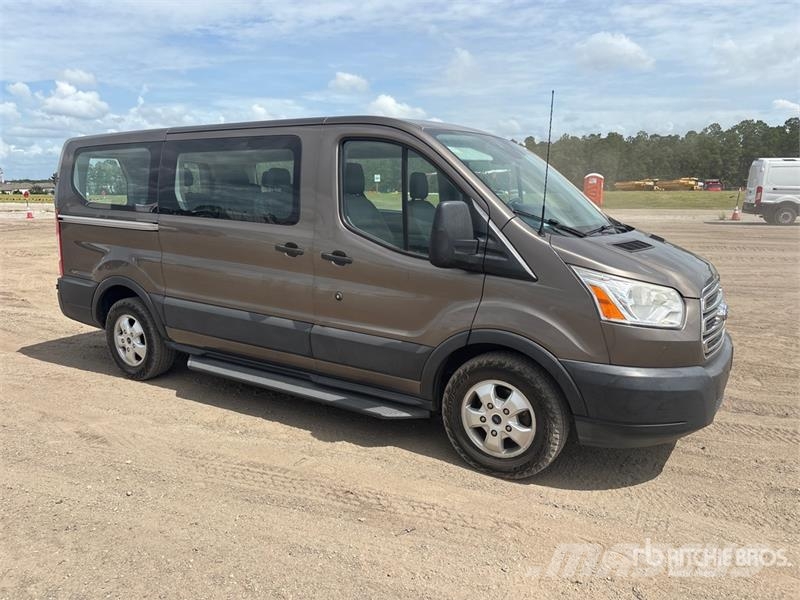Ford Transit 150 Passenger Van Dostavna vozila / kombiji