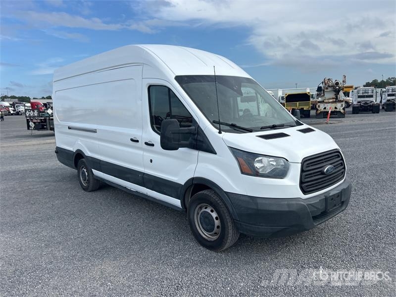 Ford Transit 250 Cargo Van Utilitara