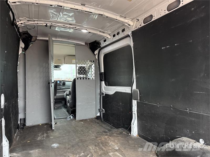 Ford Transit 250 Cargo Van Dostavna vozila / kombiji