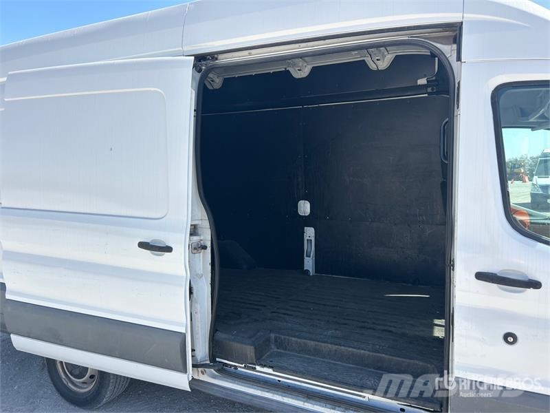 Ford Transit 250 Cargo Van Krovininiai furgonai