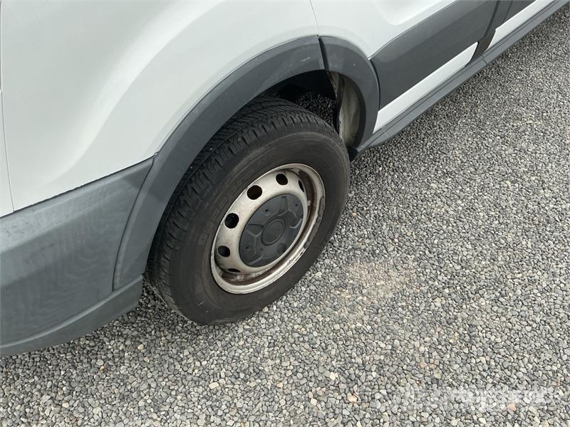 Ford Transit 250 Cargo Van (Inoperable) Furgonetas cerradas