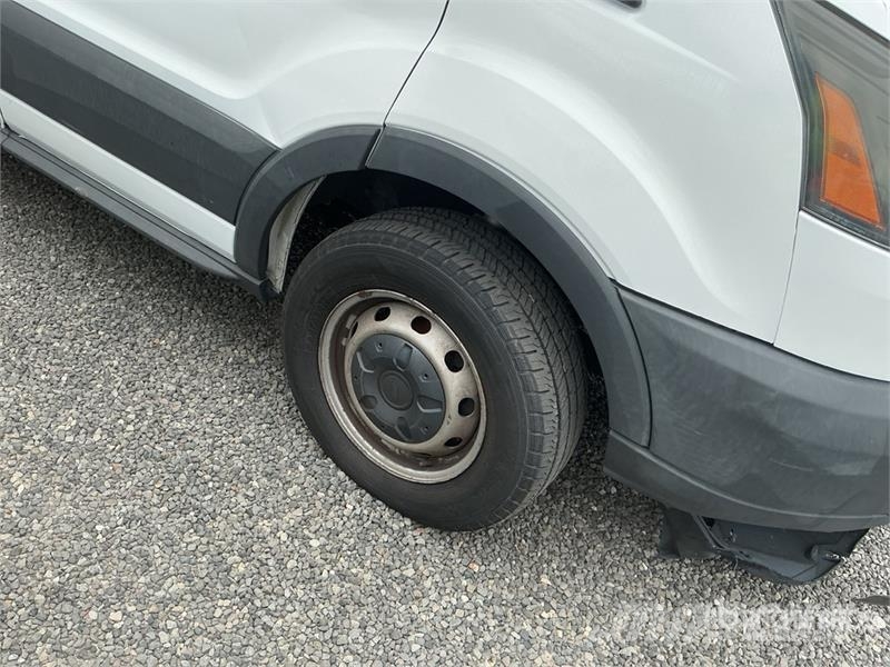 Ford Transit 250 Cargo Van (Inoperable) Furgonetas cerradas