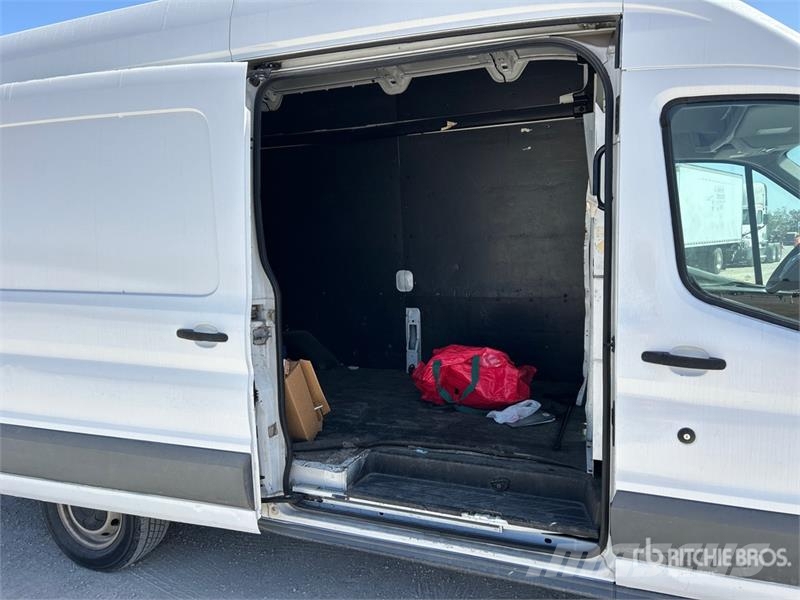 Ford Transit 250 Cargo Van Krovininiai furgonai