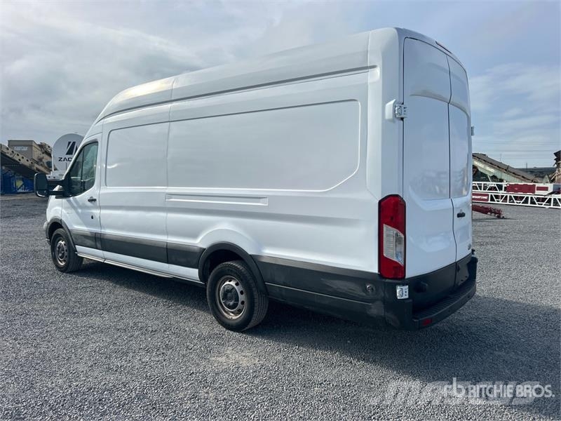 Ford Transit 250 Cargo Van Utilitara