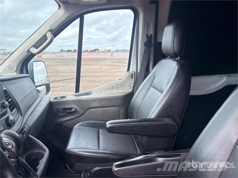 Ford Transit 250 Cargo Van Dostavna vozila / kombiji