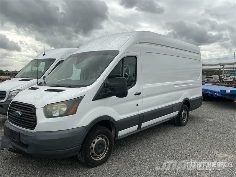 Ford Transit 250 Cargo Van (Inoperable) Furgonetas cerradas