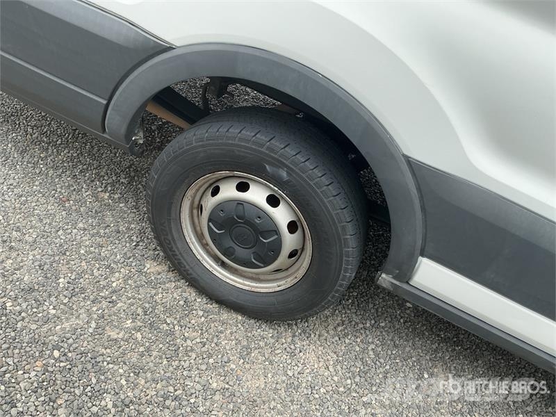 Ford Transit 250 Cargo Van (Inoperable) Furgonetas cerradas