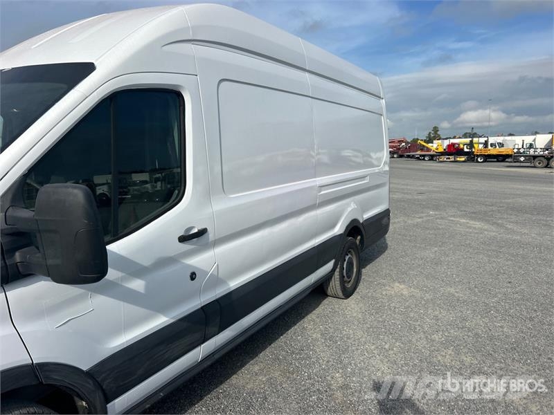 Ford Transit 250 Cargo Van Utilitara