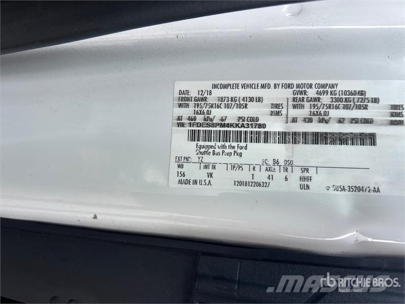 Ford Transit 350 4x2 5-Seat Mini Bus Minibusse