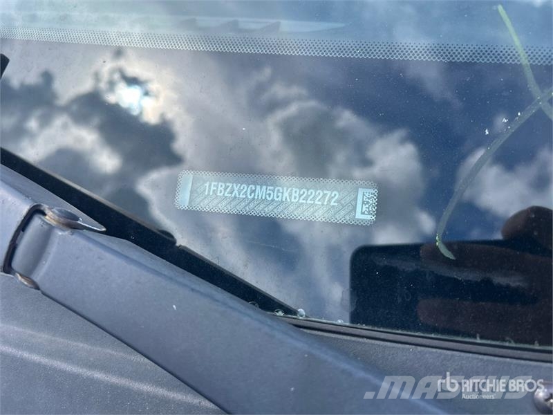 Ford Transit 350 Passenger Van 廂式貨物運輸車