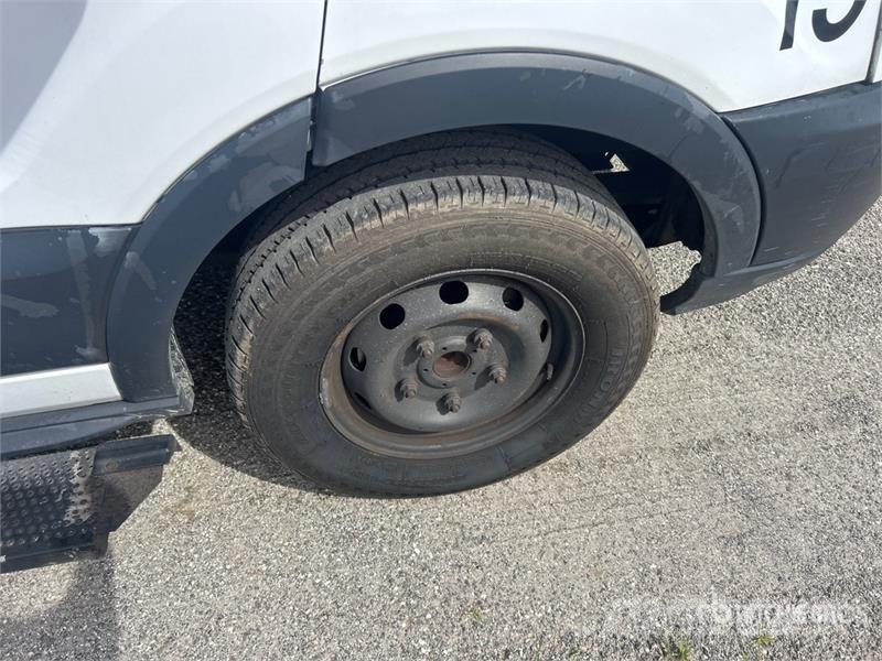 Ford Transit 350 Passenger Van 廂式貨物運輸車