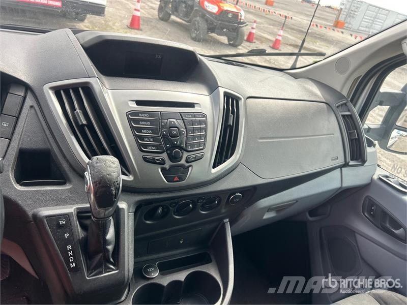 Ford Transit 350 Passenger Van 廂式貨物運輸車