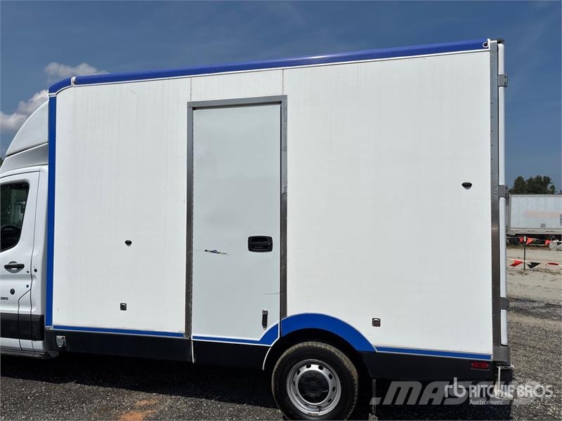 Ford Transit 4x2 Refrigerated Truck Camion frigorifique