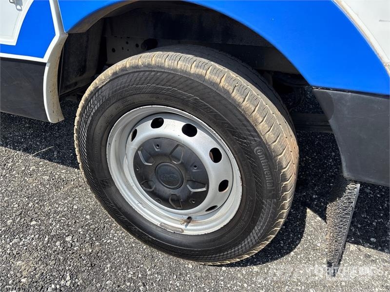 Ford Transit 4x2 Refrigerated Truck Camion frigorifique