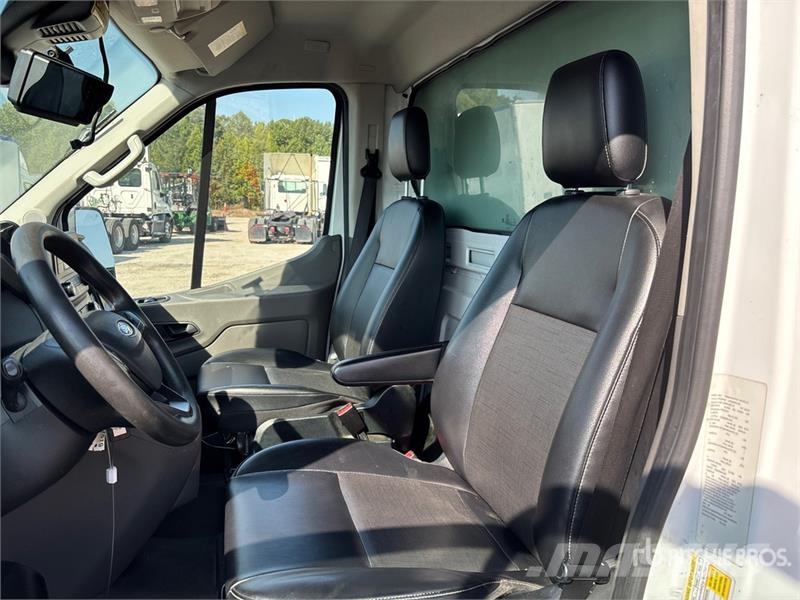 Ford Transit 4x2 Refrigerated Truck 溫控卡車