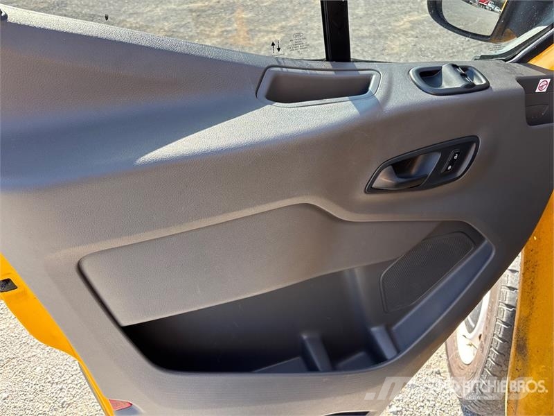 Ford Transit Cargo Van Furgone chiuso