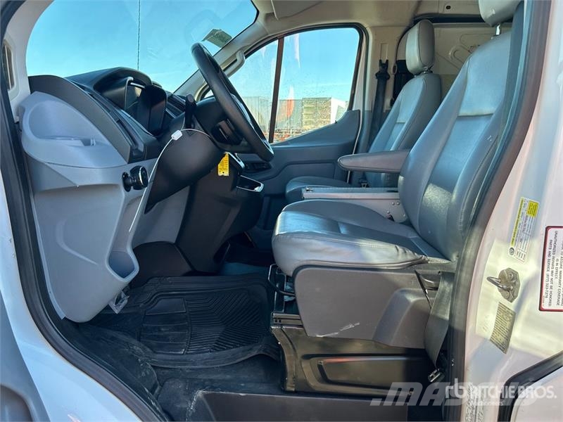 Ford Transit Cargo Van Dostavna vozila / kombiji