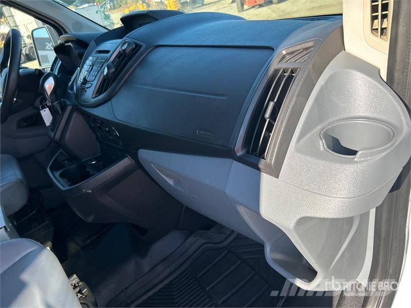 Ford Transit Cargo Van Dostavna vozila / kombiji