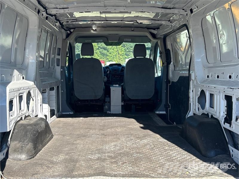 Ford Transit Cargo Van Dostavna vozila / kombiji