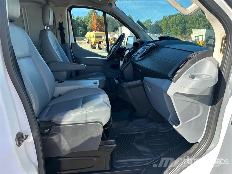 Ford Transit Cargo Van Dostavna vozila / kombiji