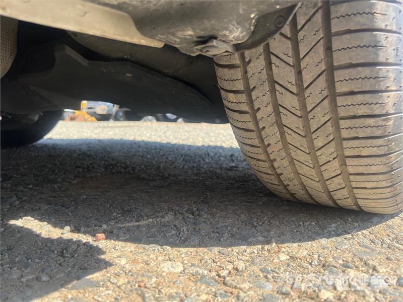 Ford Transit Connect XLT Cargo Van Preču pārvadāšanas furgoni
