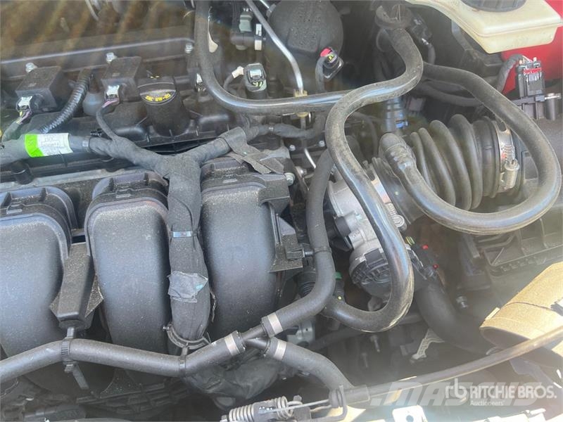 Ford Transit Connect XLT Cargo Van Preču pārvadāšanas furgoni