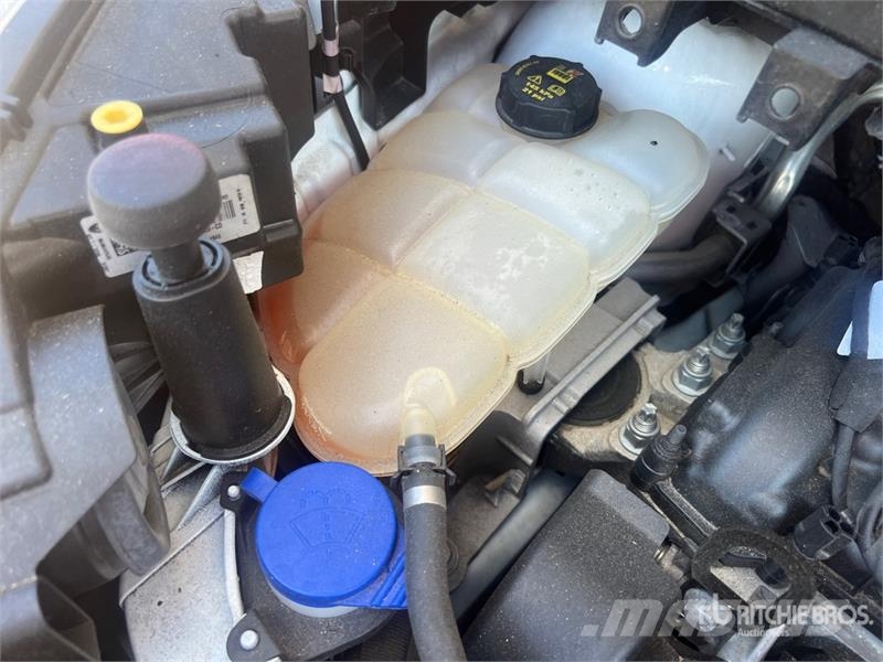 Ford Transit Connect XLT Cargo Van Preču pārvadāšanas furgoni