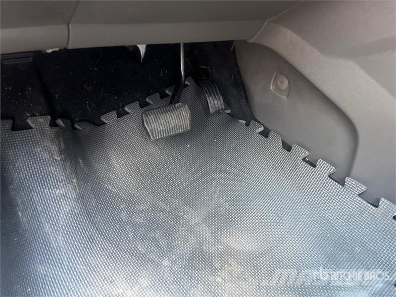 Ford Transit Connect XLT Cargo Van Preču pārvadāšanas furgoni