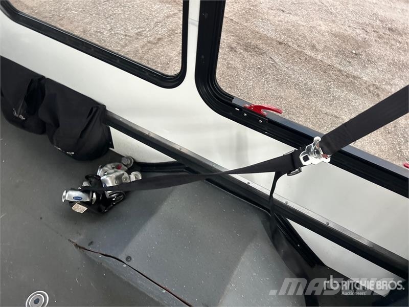 Ford Transit T-350 4x2 7-Seat Mini Bus Minibussar