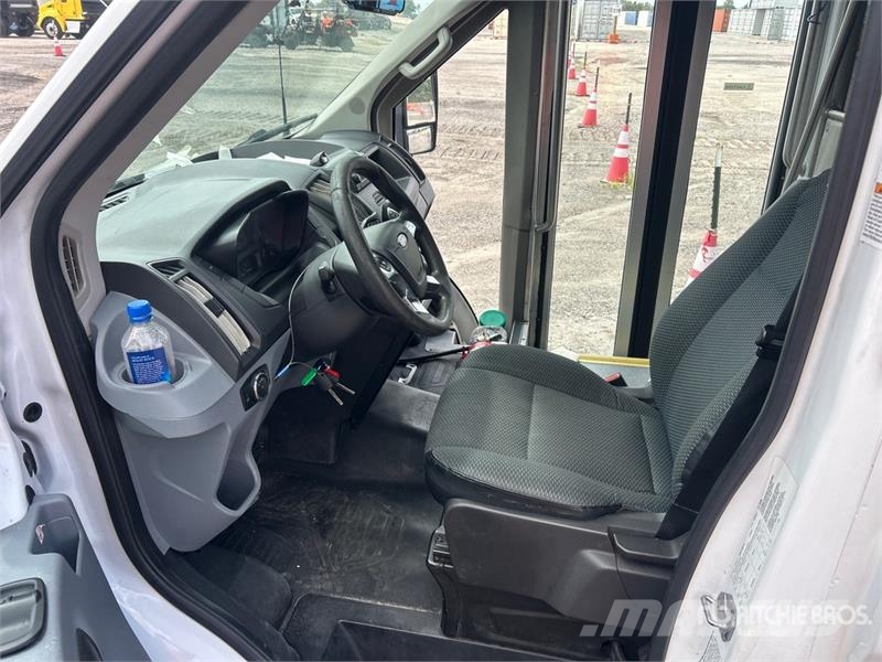Ford Transit T-350 4x2 7-Seat Mini Bus Minibussar