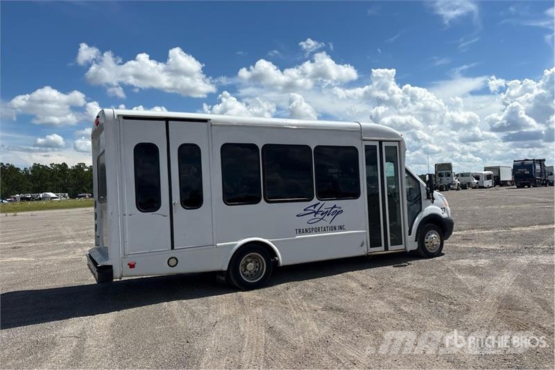 Ford Transit T-350 4x2 5-Seat Mini Bus Minibusy
