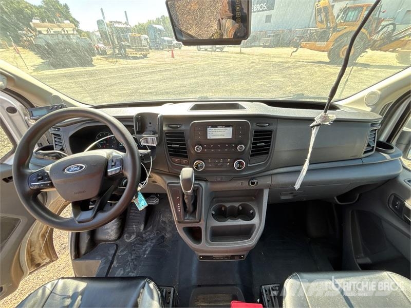 Ford Transit T-350 4x2 Refrigerated Truck 冷凍冷蔵車