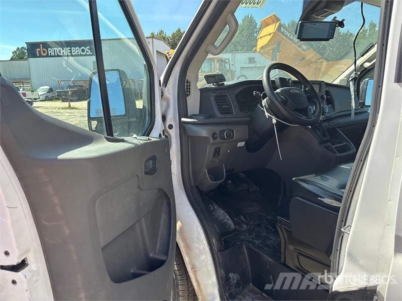 Ford Transit T-350 4x2 Refrigerated Truck 冷凍冷蔵車