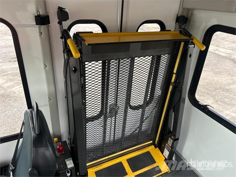 Ford Transit T-350 4x2 7-Seat Mini Bus Minibussar