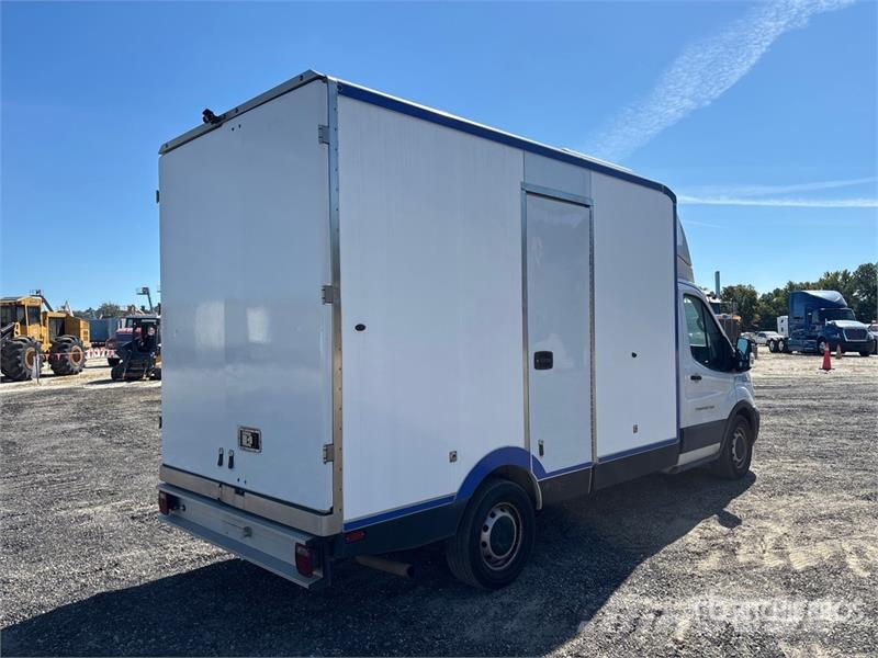 Ford Transit T-350 4x2 Refrigerated Truck 冷凍冷蔵車