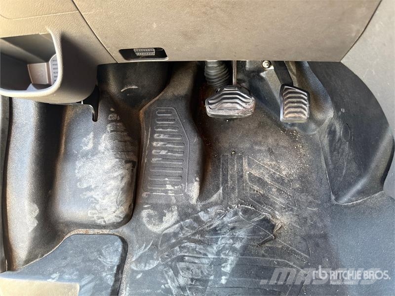 Ford Transit T-350 4x2 Refrigerated Truck 冷凍冷蔵車