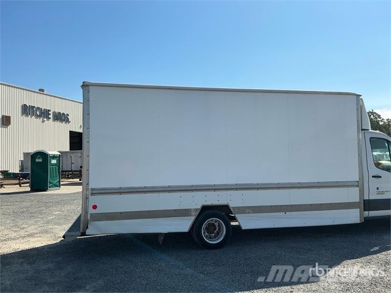 Ford Transit T350 4x2 Van Truck Camiones con caja de remolque