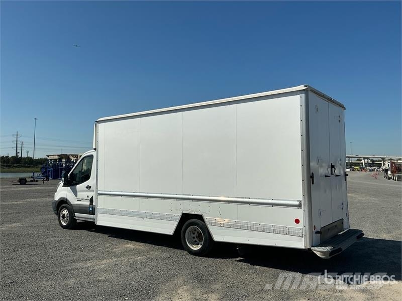 Ford Transit T350 4x2 Van Truck Camiones con caja de remolque