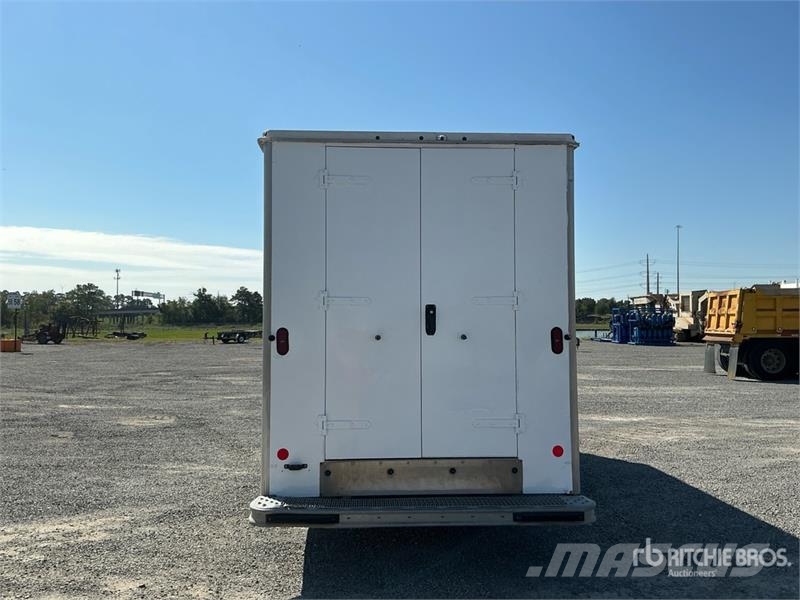 Ford Transit T350 4x2 Van Truck Camiones con caja de remolque