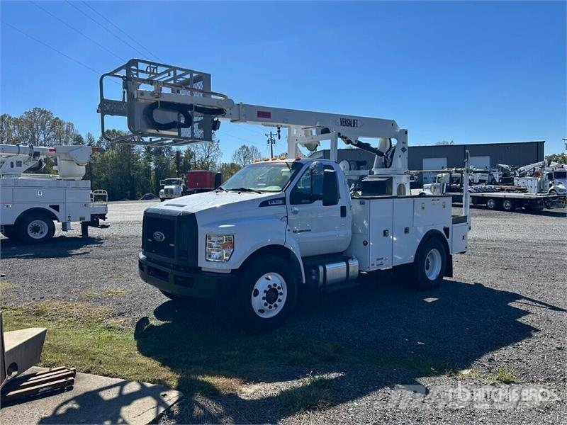 Ford VTP40NE 35 ft on Ford F-750 4x2 Cable Placer Bucke المنصات الهوائية المثبتة على شاحنة
