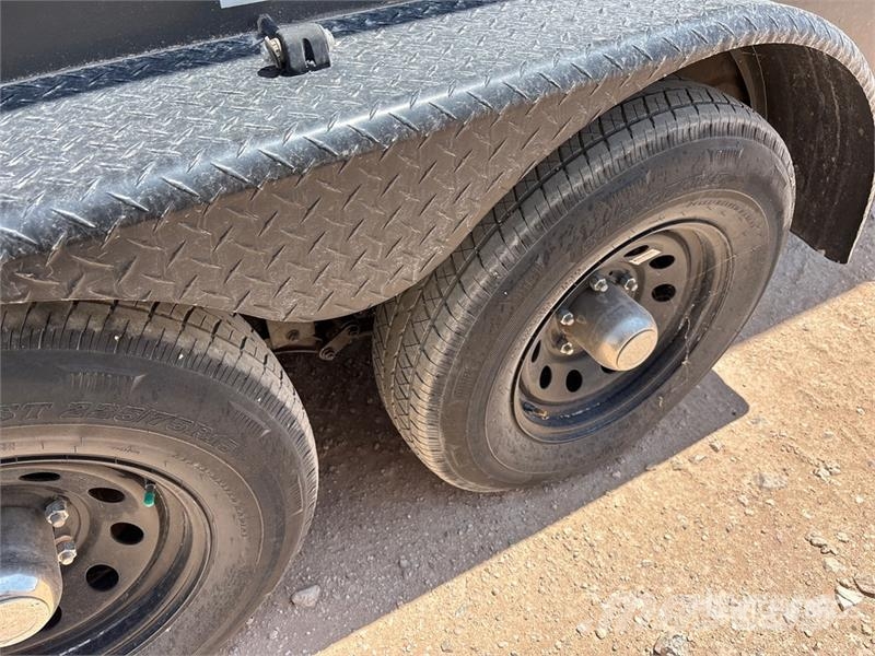 Forest River 16 ft T/A Enclosed Trailer Carrocería de caja