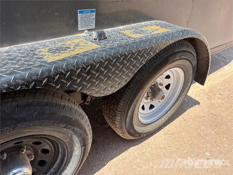 Forest River 16 ft T/A Enclosed Trailer Carrocería de caja