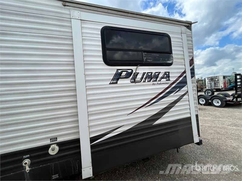 Forest River 32 ft T/A Travel Trailer Druge prikolice