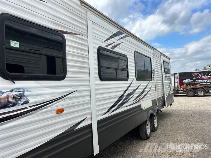 Forest River 32 ft T/A Travel Trailer Druge prikolice