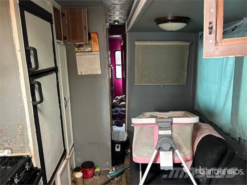 Forest River 32 ft T/A Travel Trailer Druge prikolice