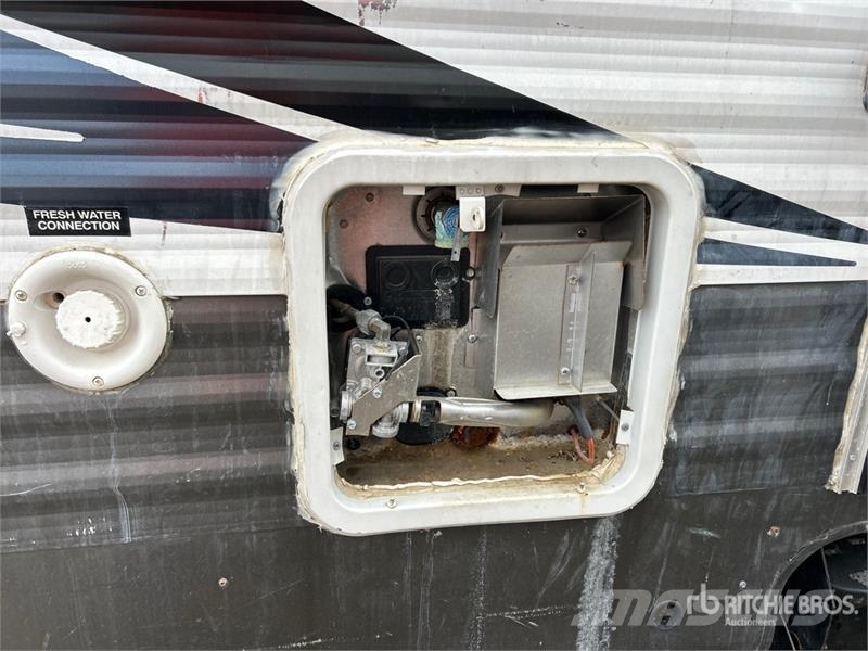 Forest River 32 ft T/A Travel Trailer Druge prikolice