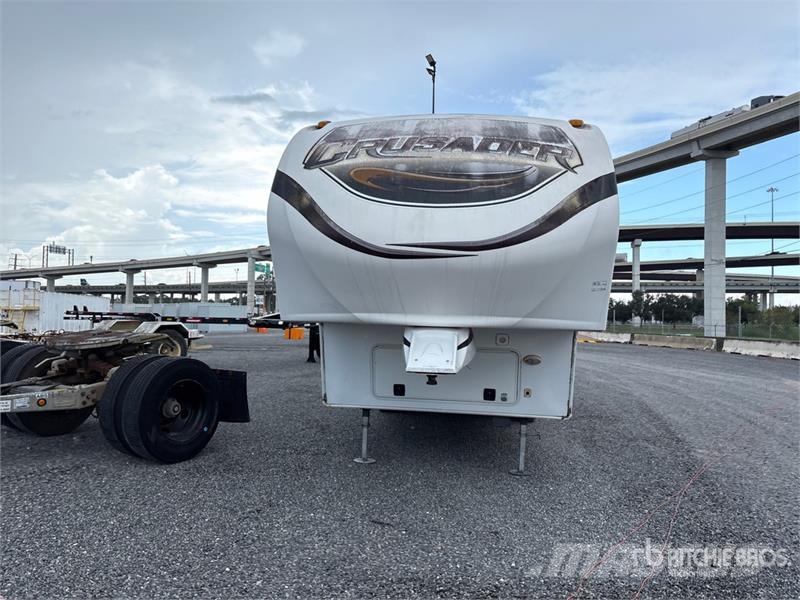 Forest River Crusader 30 ft T/A Travel Trailer Citas piekabes