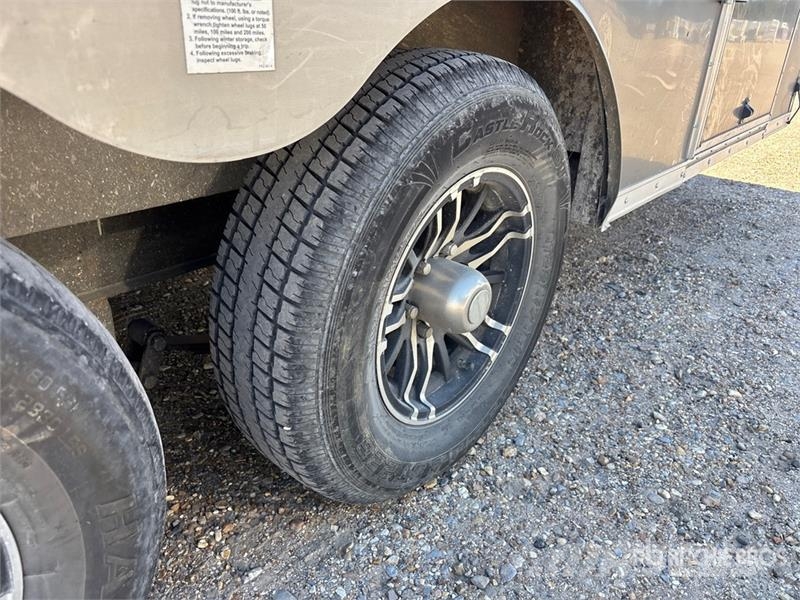 Forest River GANS8.516TA3 16 ft T/A Enclosed Trailer Cajas de remolque
