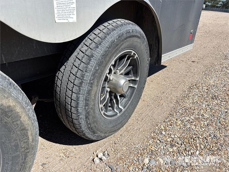 Forest River GANS8.516TA3 16 ft T/A Enclosed Trailer Cajas de remolque